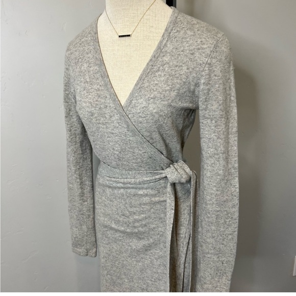 Diane Von Furstenberg Linda wrap dress - Picture 2 of 8